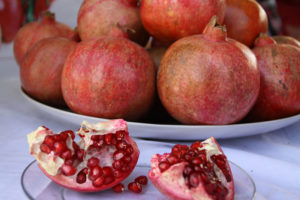 800px-Afghan_pomegranates